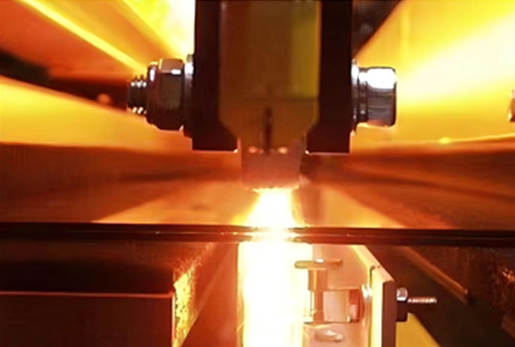 Preheating lamp for CNC glass cutter